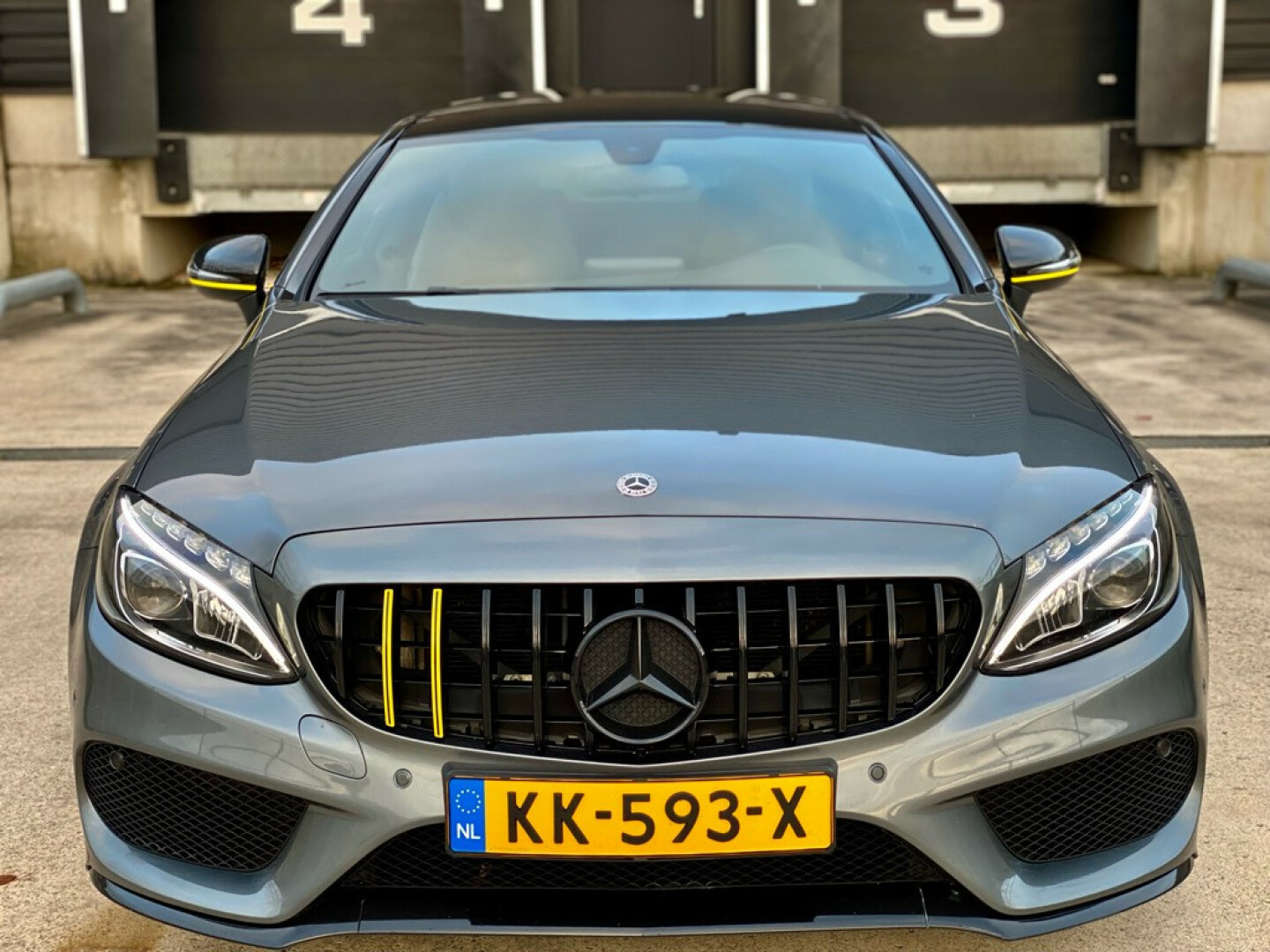 Mercedes-Benz-C-Klasse-24